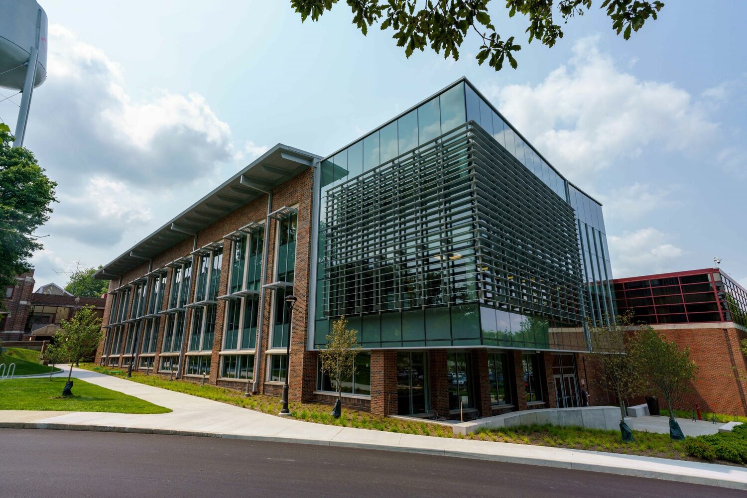 Engineering Design Program Earns National Innovation Award Building